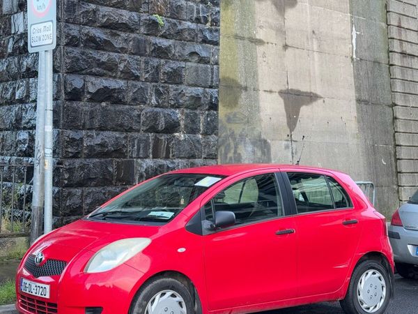 Toyota Yaris Hatchback, Petrol, 2006, Red