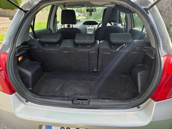 Toyota Yaris Hatchback, Petrol, 2008, Silver