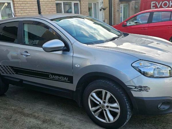 Nissan Qashqai Hatchback, Diesel, 2011, Silver