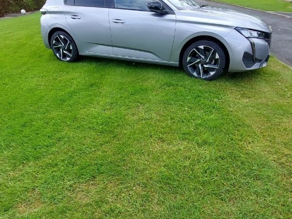 Peugeot 308 Hatchback, Petrol, 2023, Grey
