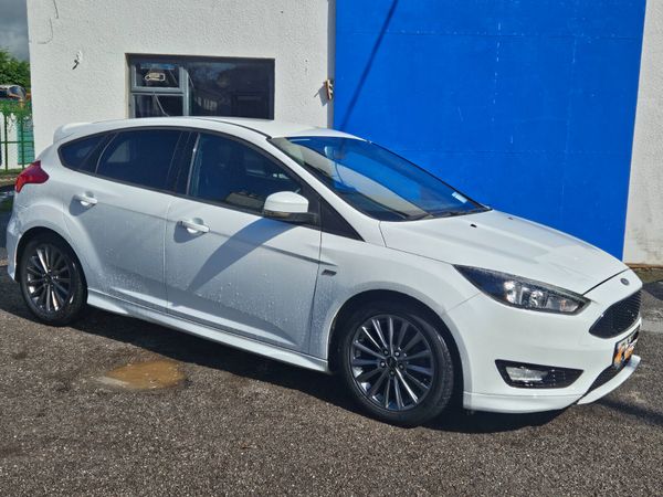 Ford Focus Hatchback, Petrol, 2018, White