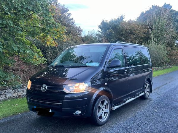 Volkswagen Shuttle MPV, Diesel, 2014, Black