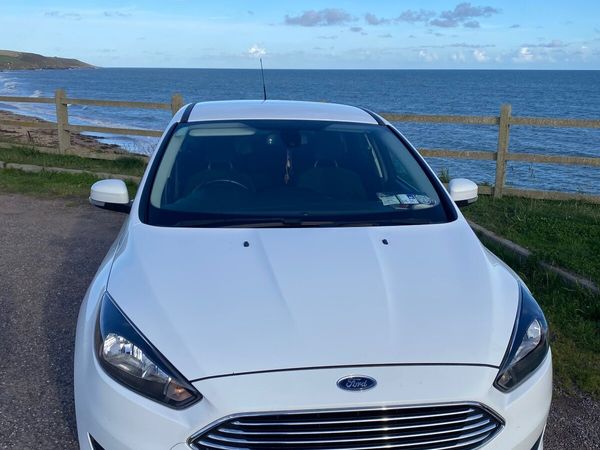 Ford Focus Hatchback, Petrol, 2016, White
