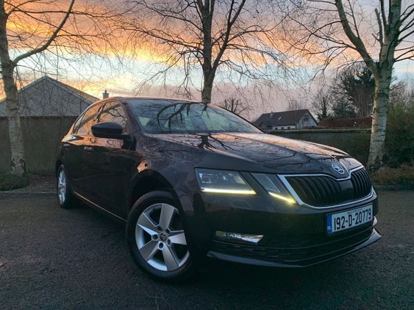 Skoda Octavia Saloon, Diesel, 2019, Black