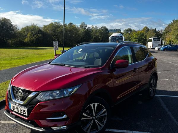 Nissan Qashqai SUV, Diesel, 2018, Red