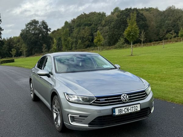 Volkswagen Passat Saloon, Petrol Plug-in Hybrid, 2018, Silver