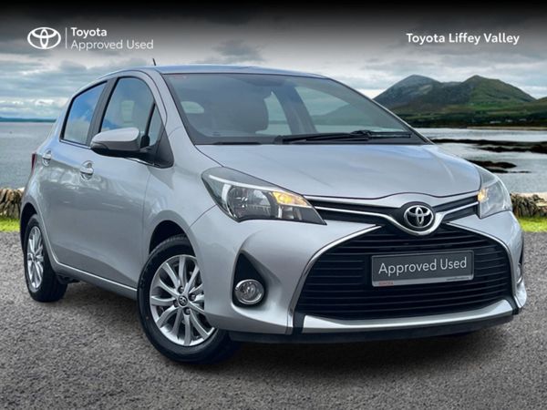 Toyota Yaris Hatchback, Petrol, 2015, Silver