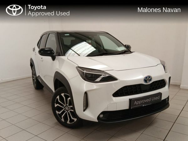 Toyota Yaris Hatchback, Petrol Hybrid, 2022, White