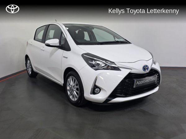 Toyota Yaris Hatchback, Petrol Hybrid, 2017, White