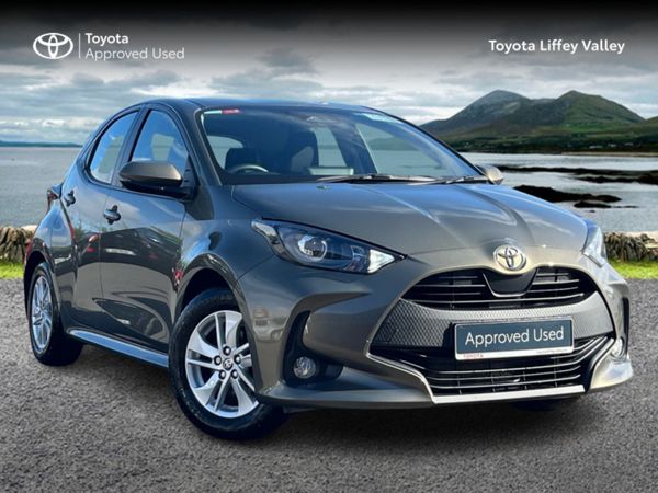 Toyota Yaris Hatchback, Petrol Hybrid, 2024, Bronze