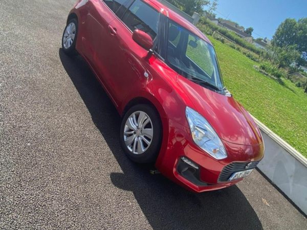 Suzuki Swift Hatchback, Petrol, 2018, Red
