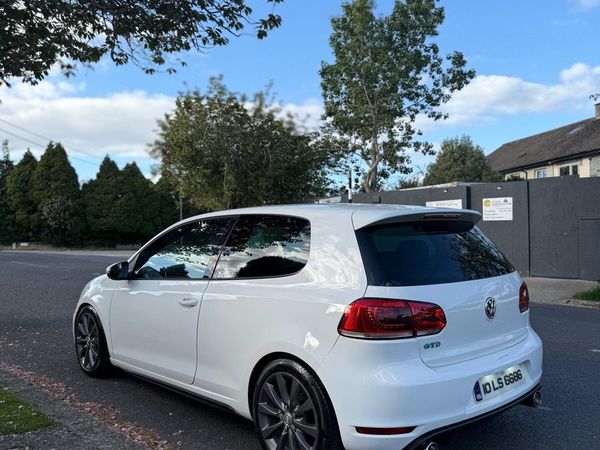 Volkswagen Golf Hatchback, Diesel, 2010, White