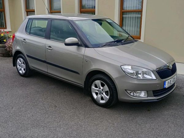 Skoda Fabia Hatchback, Petrol, 2011, Beige