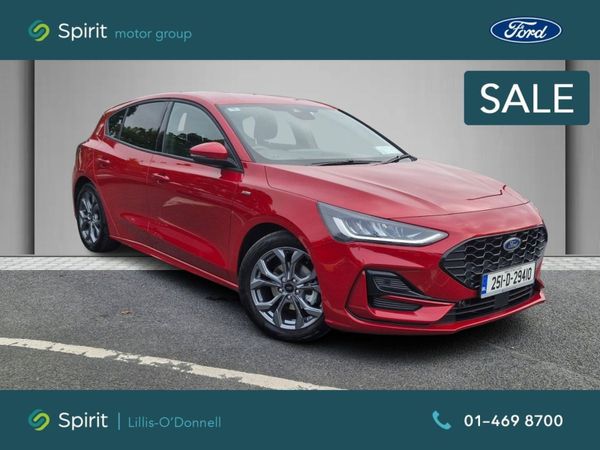 Ford Focus Hatchback, Petrol Hybrid, 2025, Red