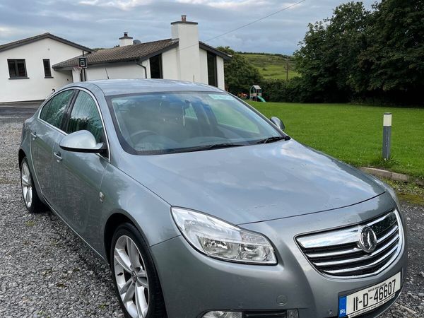 Vauxhall Insignia Hatchback, Diesel, 2011, Silver