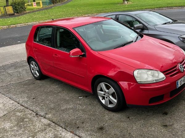 Volkswagen Golf Hatchback, Petrol, 2007, Red