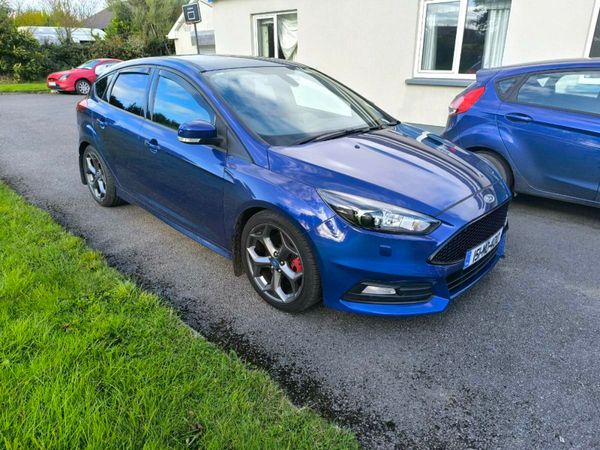 Ford Focus Hatchback, Diesel, 2015, Blue