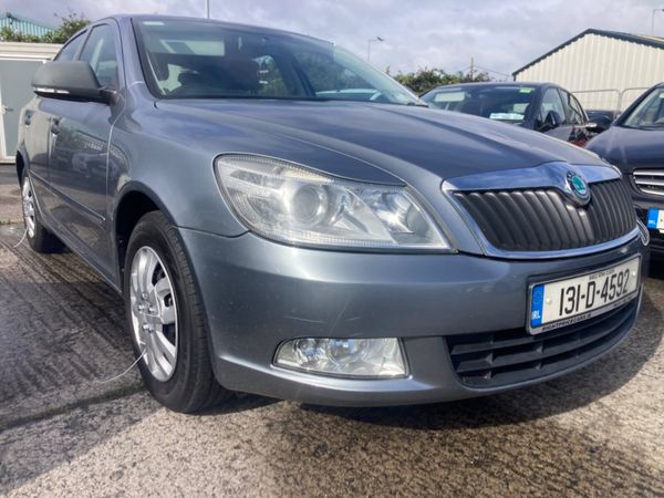 Skoda Octavia Saloon, Petrol, 2013, Grey