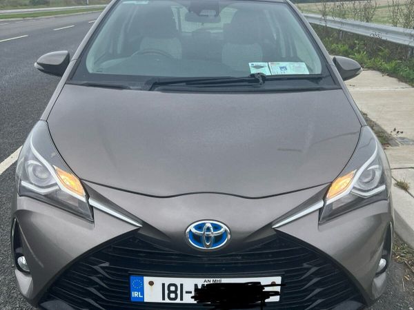 Toyota Yaris MPV, Petrol Hybrid, 2018, Grey