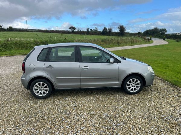 Volkswagen Polo Hatchback, Petrol, 2007, Silver