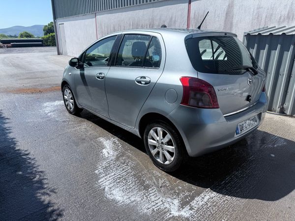 Toyota Yaris Hatchback, Petrol, 2008, Silver