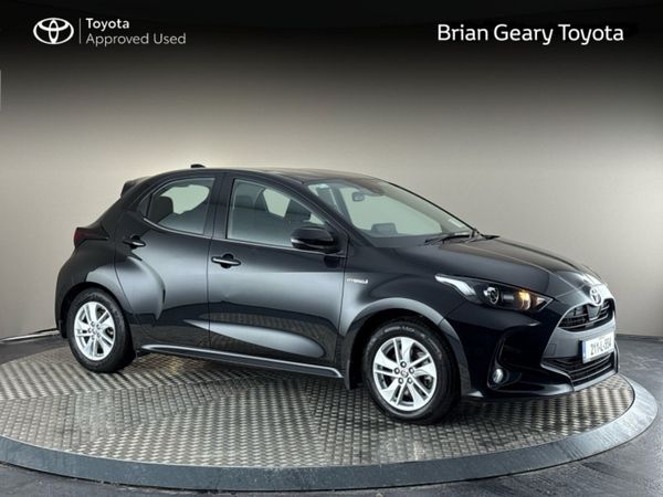 Toyota Yaris Hatchback, Petrol Hybrid, 2021, Black