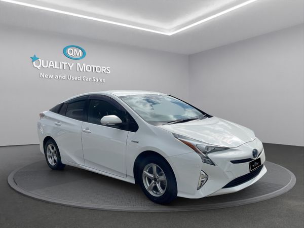 Toyota Prius Saloon, Petrol Hybrid, 2018, White
