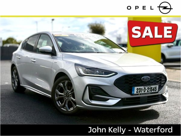 Ford Focus Hatchback, Petrol, 2023, Grey