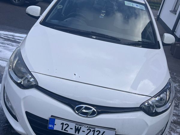Hyundai i20 Hatchback, Petrol, 2012, White