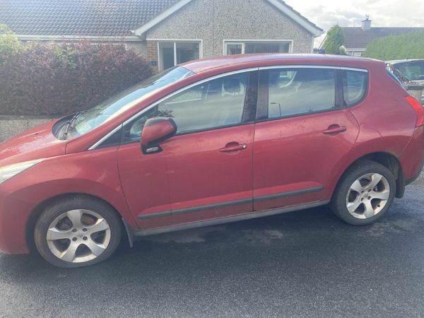Peugeot 3008 MPV, Diesel, 2012, Red
