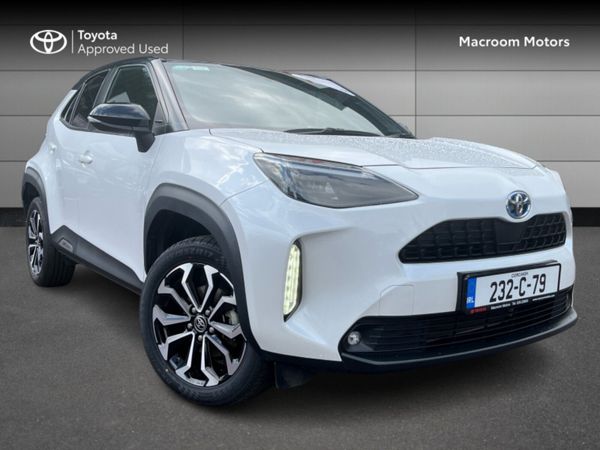 Toyota Yaris Hatchback, Petrol Hybrid, 2023, White