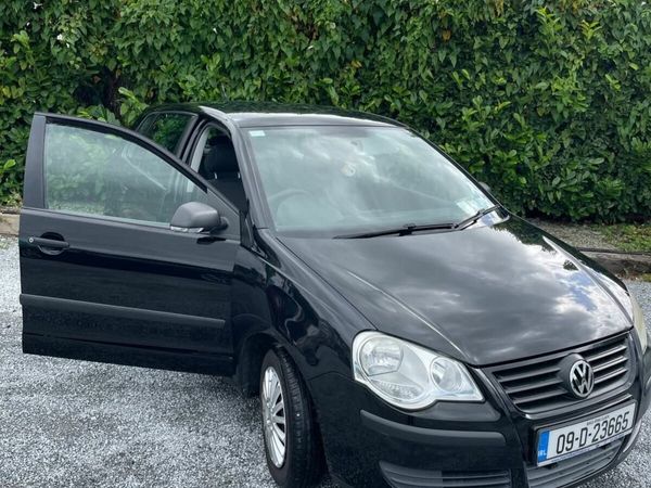 Volkswagen Polo Hatchback, Petrol, 2009, Black