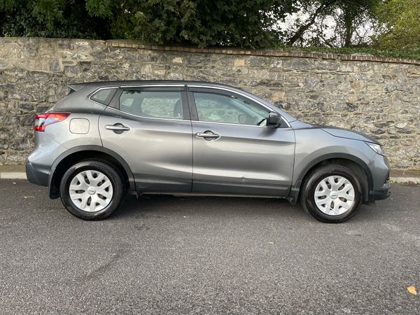 Nissan Qashqai MPV, Petrol, 2019, Grey