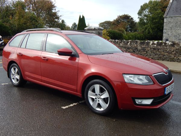 Skoda Octavia Estate, Diesel, 2015, Red