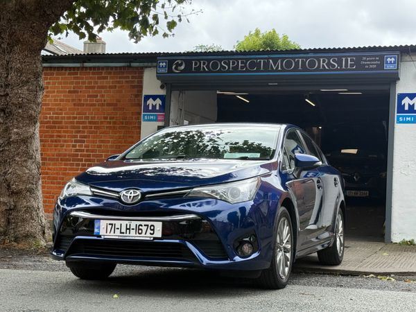 Toyota Avensis Saloon, Petrol, 2017, Blue