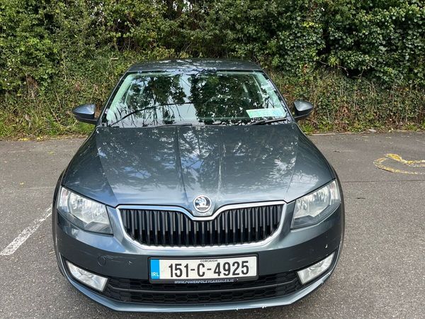 Skoda Octavia Saloon, Diesel, 2015, Grey