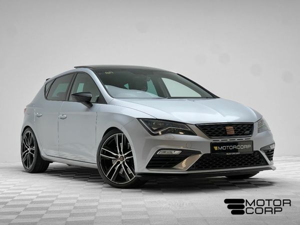 SEAT Leon Hatchback, Petrol, 2019, Silver