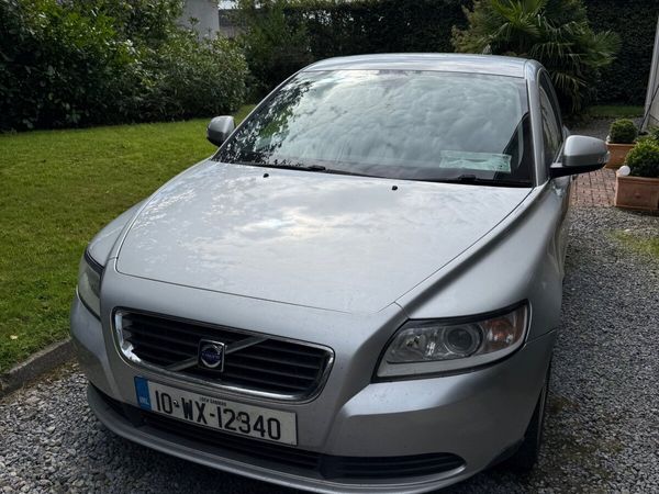 Volvo S40 Saloon, Diesel, 2010, Silver