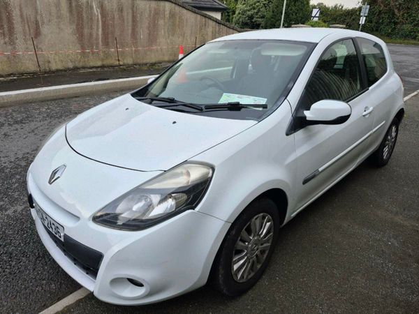 Renault Clio Hatchback, Petrol, 2012, White
