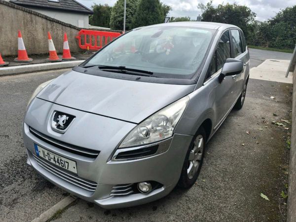 Peugeot 5008 MPV, Diesel, 2011, Silver