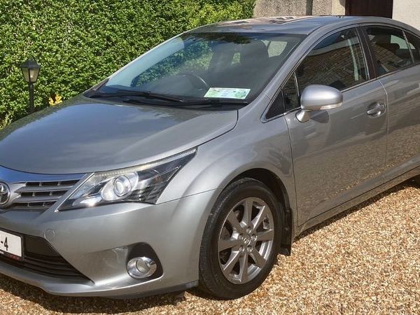 Toyota Avensis Saloon, Diesel, 2012, Grey