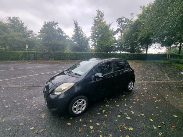 Toyota Vitz Hatchback, Petrol, 2009, Black