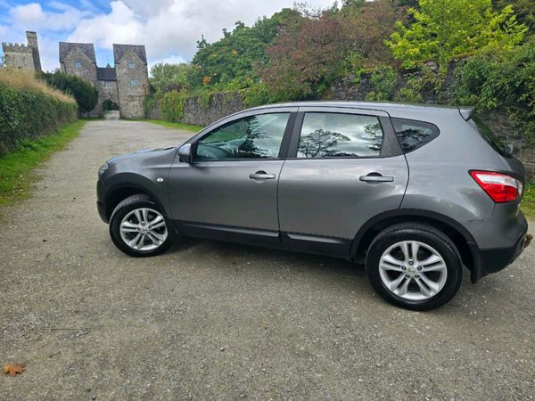 Nissan Qashqai Estate/Jeep, Diesel, 2012, Grey
