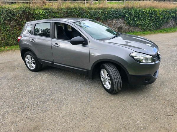 Nissan Qashqai Estate/Jeep, Diesel, 2012, Grey