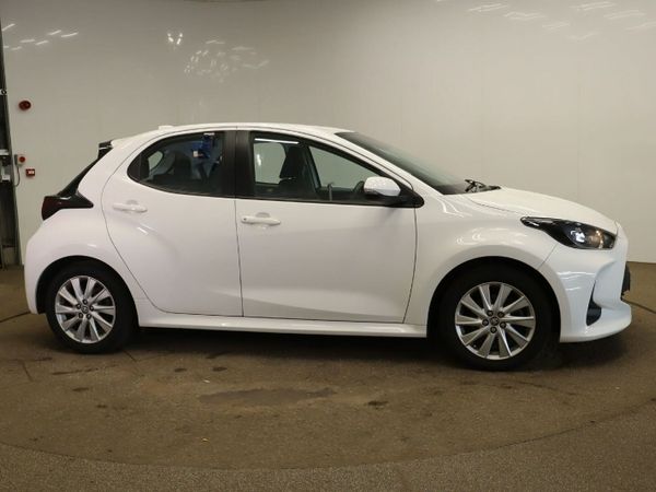 Toyota Yaris Hatchback, Petrol Hybrid, 2022, White
