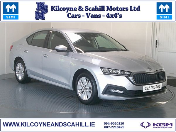 Skoda Octavia Hatchback, Diesel, 2022, Silver