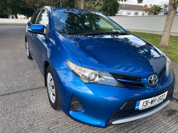 Toyota Auris Hatchback, Petrol, 2013, Blue