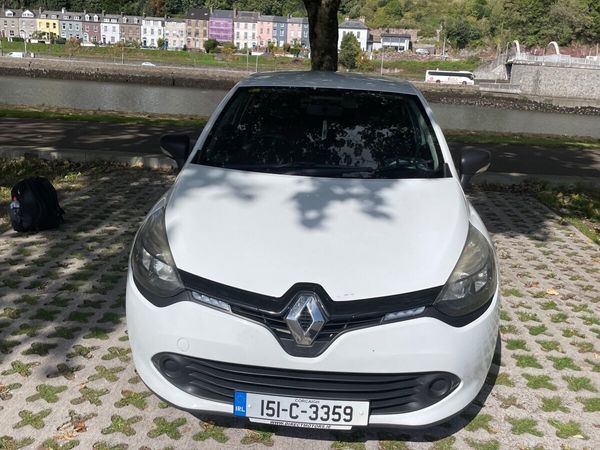 Renault Clio Hatchback, Petrol, 2015, White