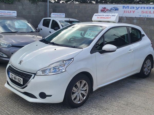 Peugeot 208 Hatchback, Petrol, 2013, White