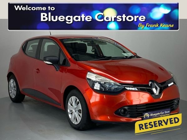 Renault Clio Hatchback, Petrol, 2016, Red
